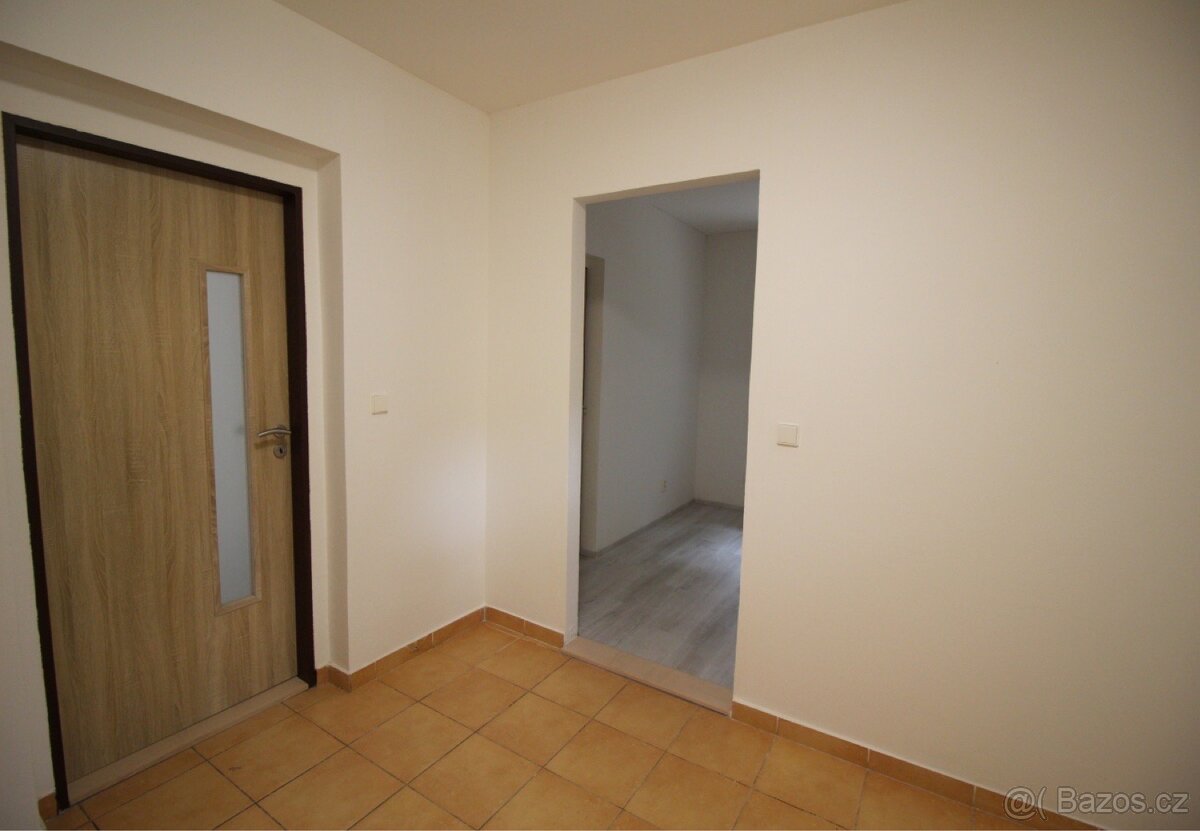 Pronájem prostorného bytu 2+1 v Křivoklátě - 3