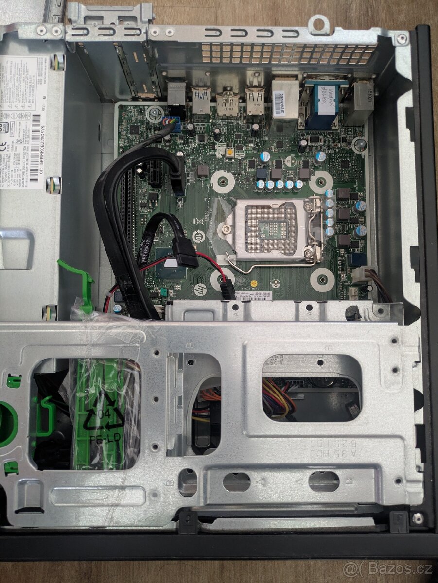 Case a zdroj HP Prodesk 400 G3 SFF Business - 3