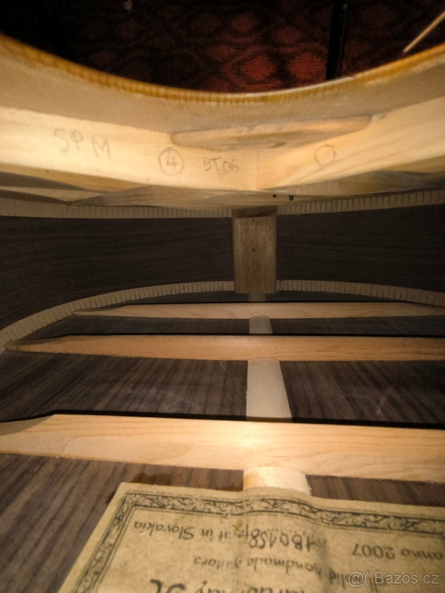 Predam celomasivnu gitaru Dowina Chardonnay+kufor. - 3