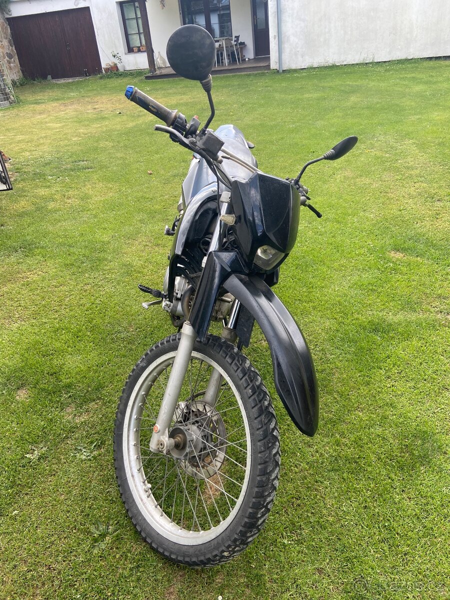Yamaha XT125R