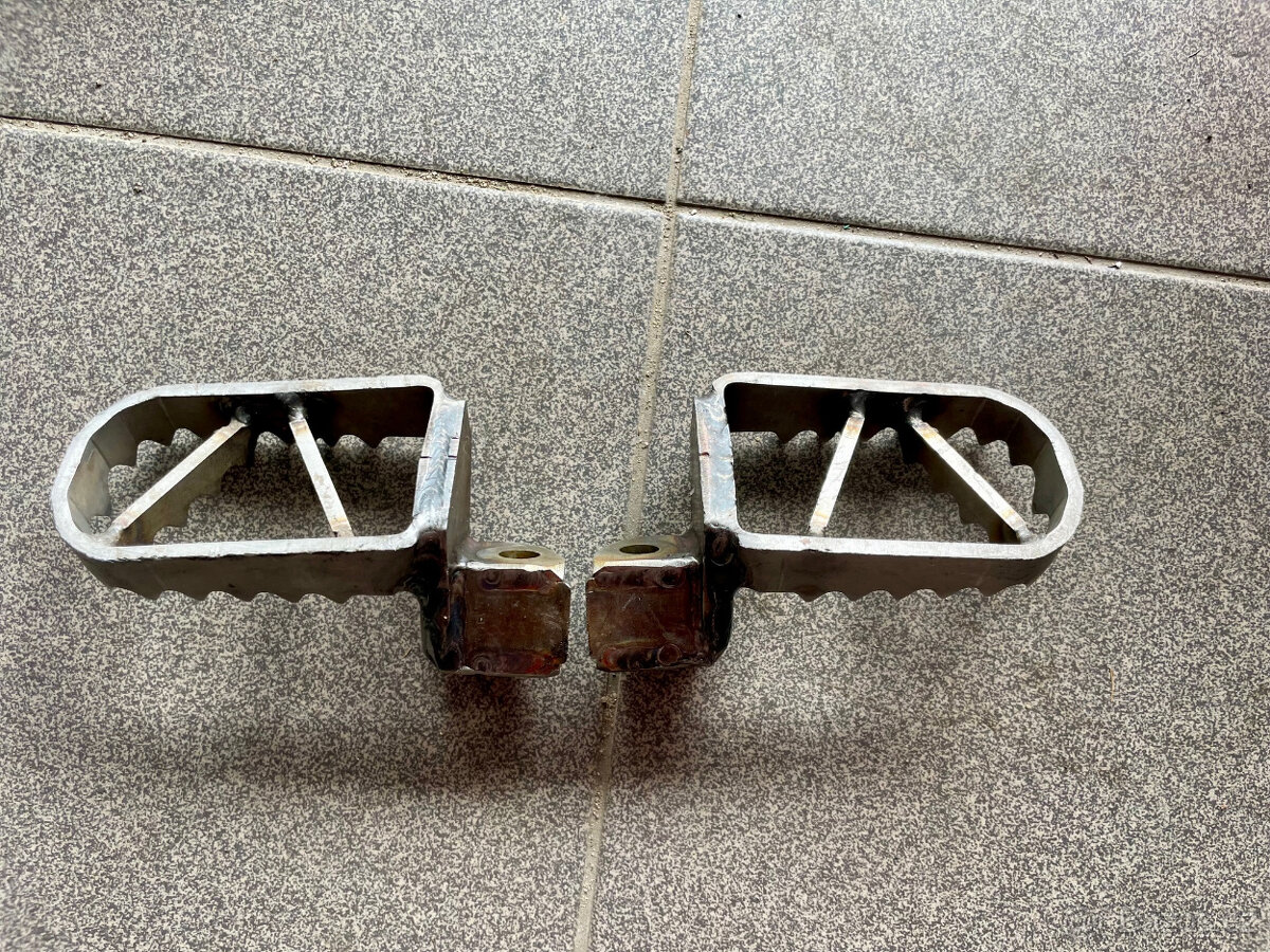 Stupačky na KTM, Husqvarna, Yamaha, Gas Gas