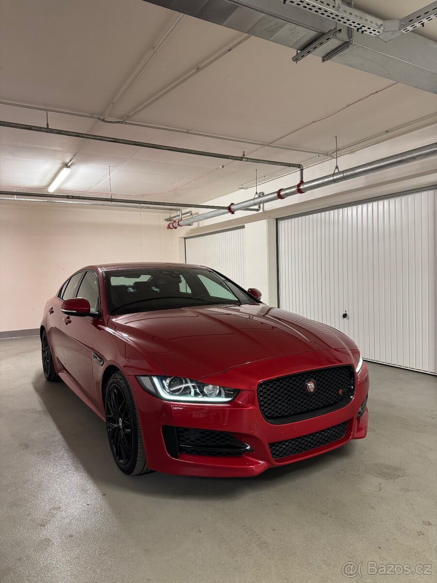 Jaguar XE 2.0D 4x4 R-SPORT DYNAMIC - 3