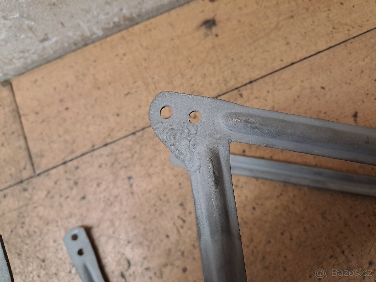 Vzpěry blatníku Jawa pérak - 3