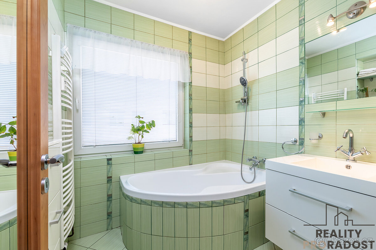 Prodej bytu, 3+kk, Pardubice - 3