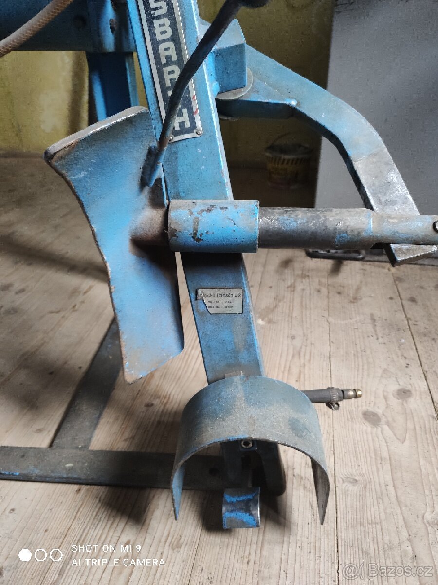 Montážní stolek na přezouvání pneumatik Beissbarth - 3