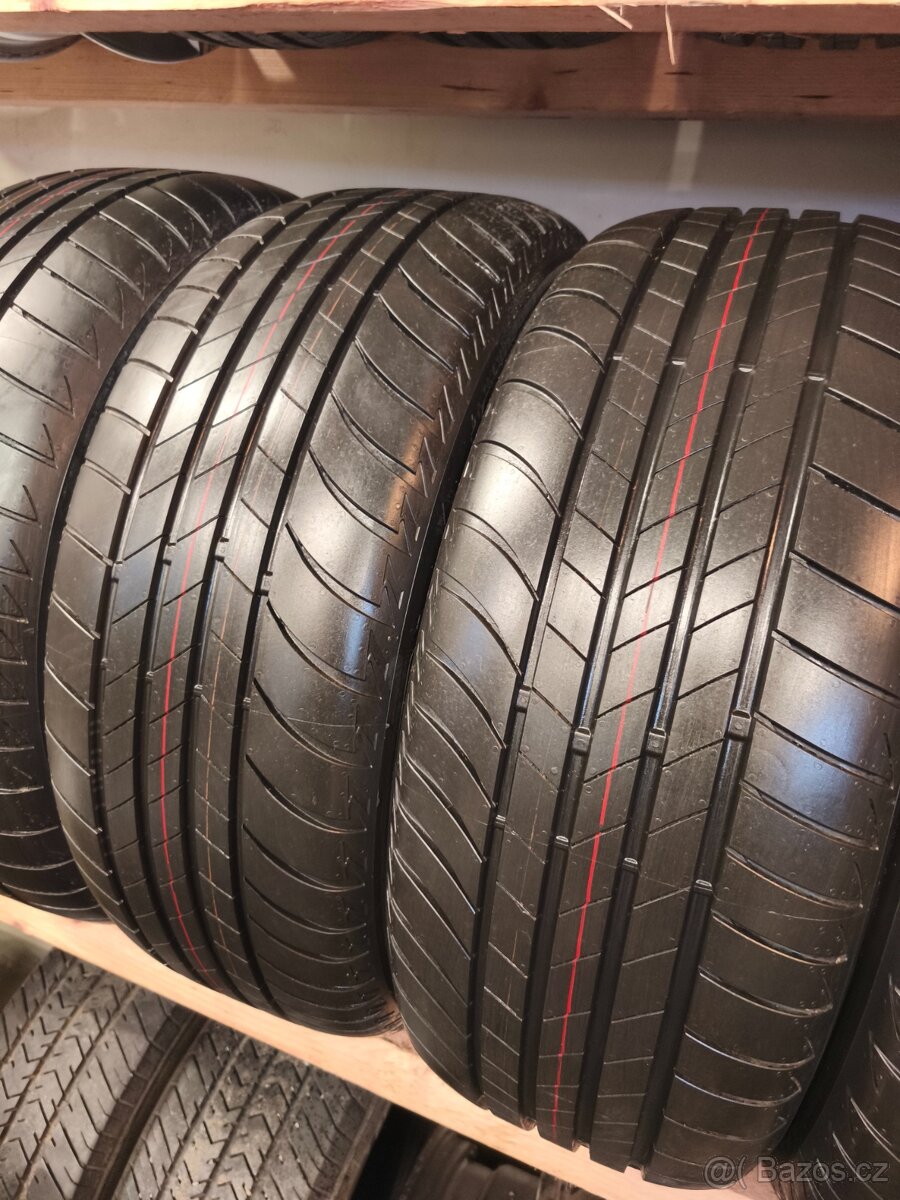 215/50/18 - 3