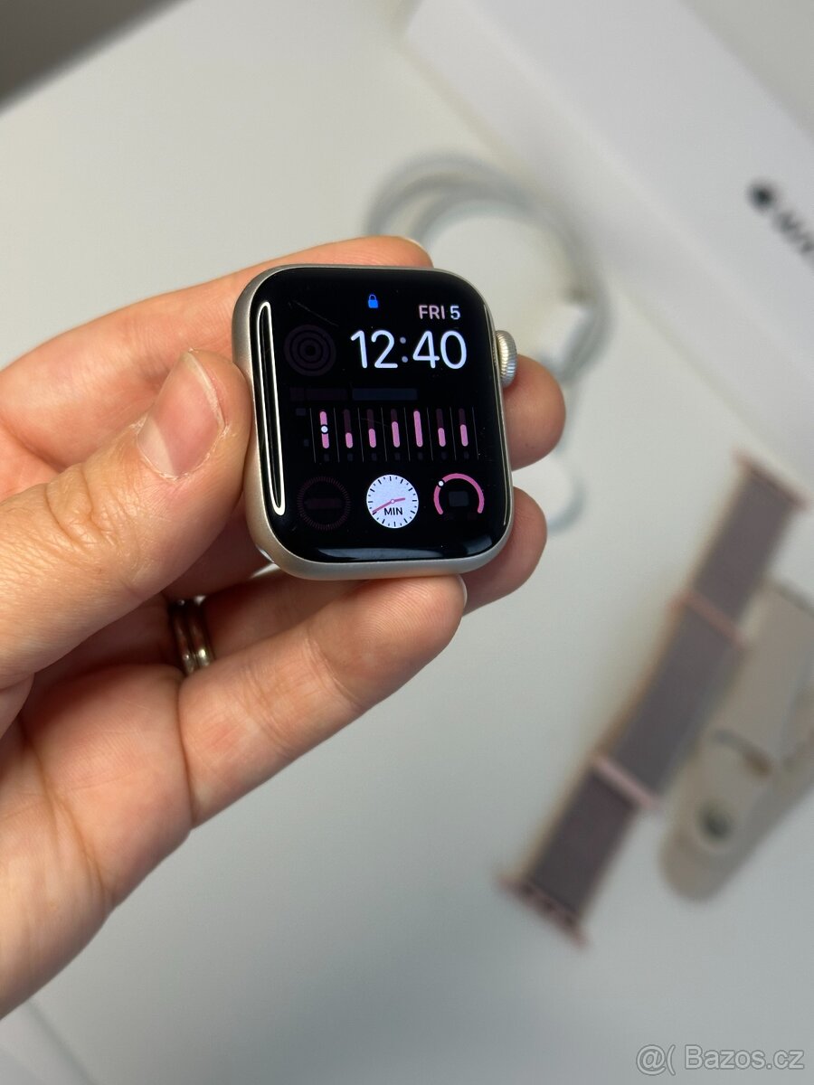 Chytré hodinky Apple Watch SE 40 mm 2. generace, rok 2022 - 3