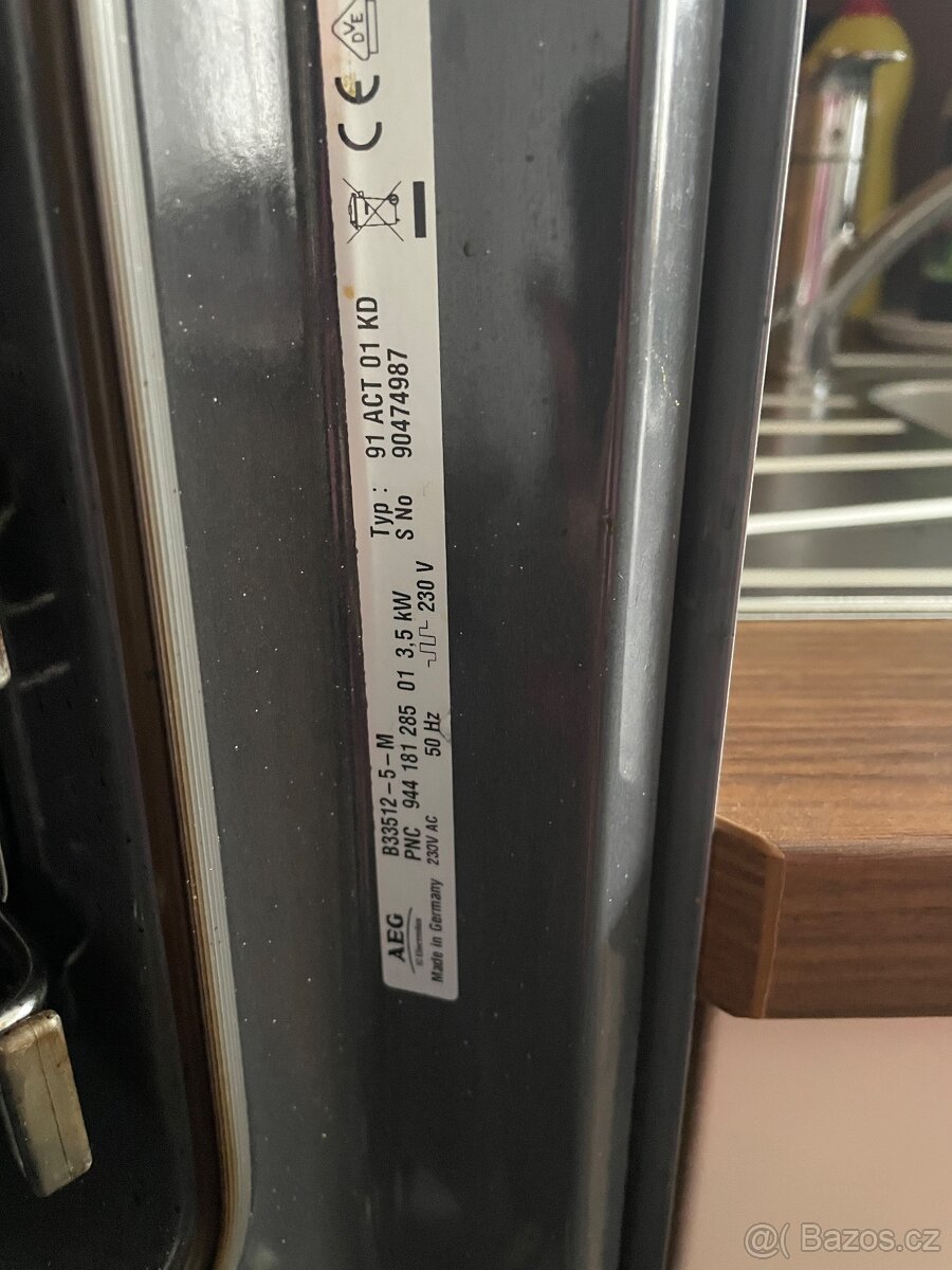 Vestavěná elektrická trouba AEG - 3