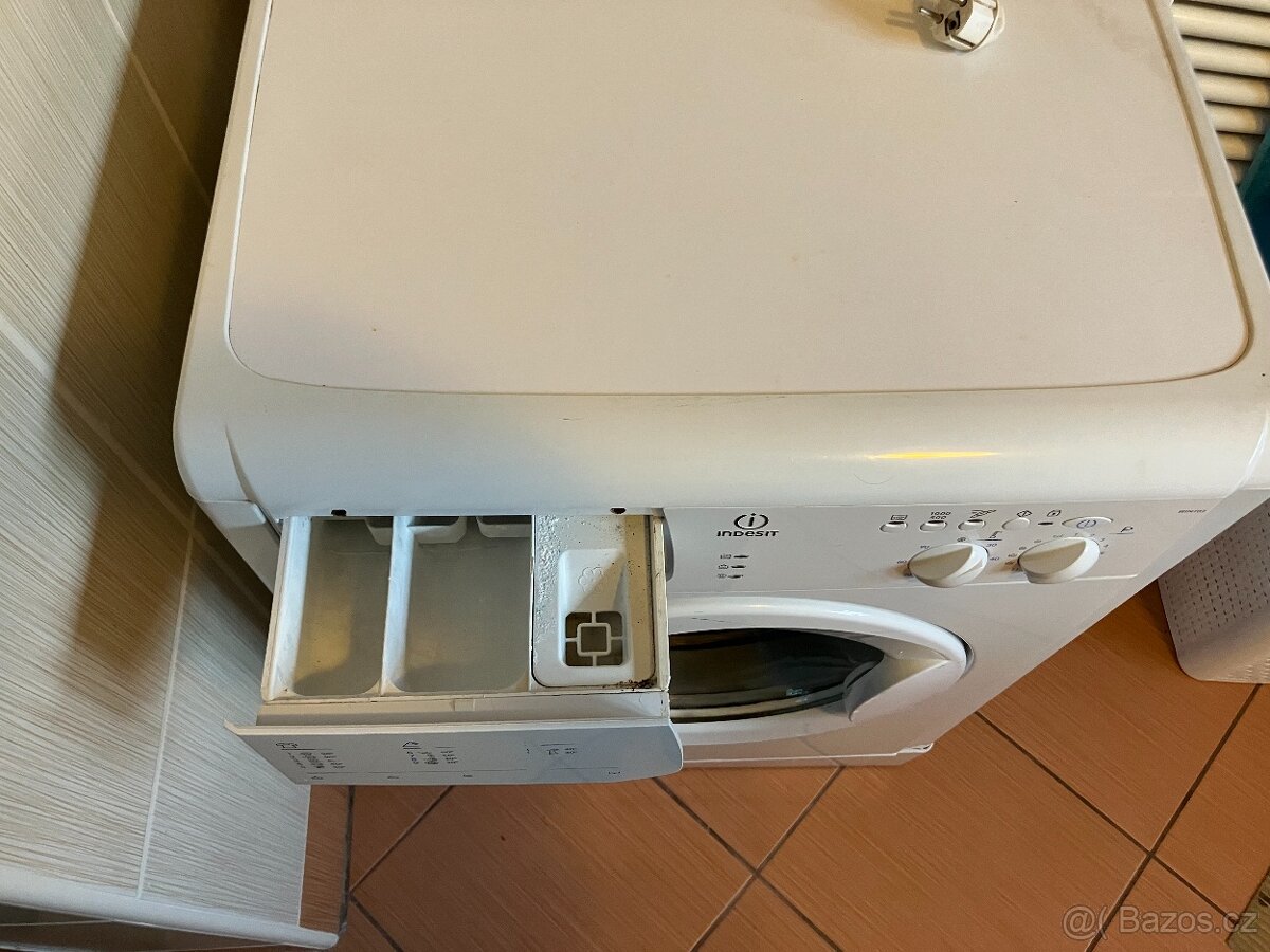 Automatická pračka INDESIT WIN 102 náplň 1-5kg - 3