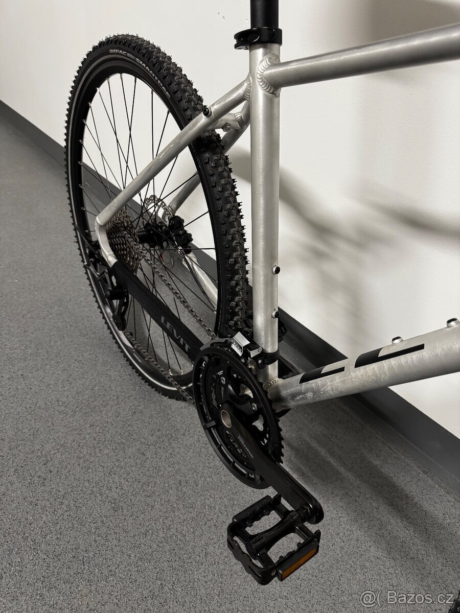 Prodám trekové kolo Levit - 3