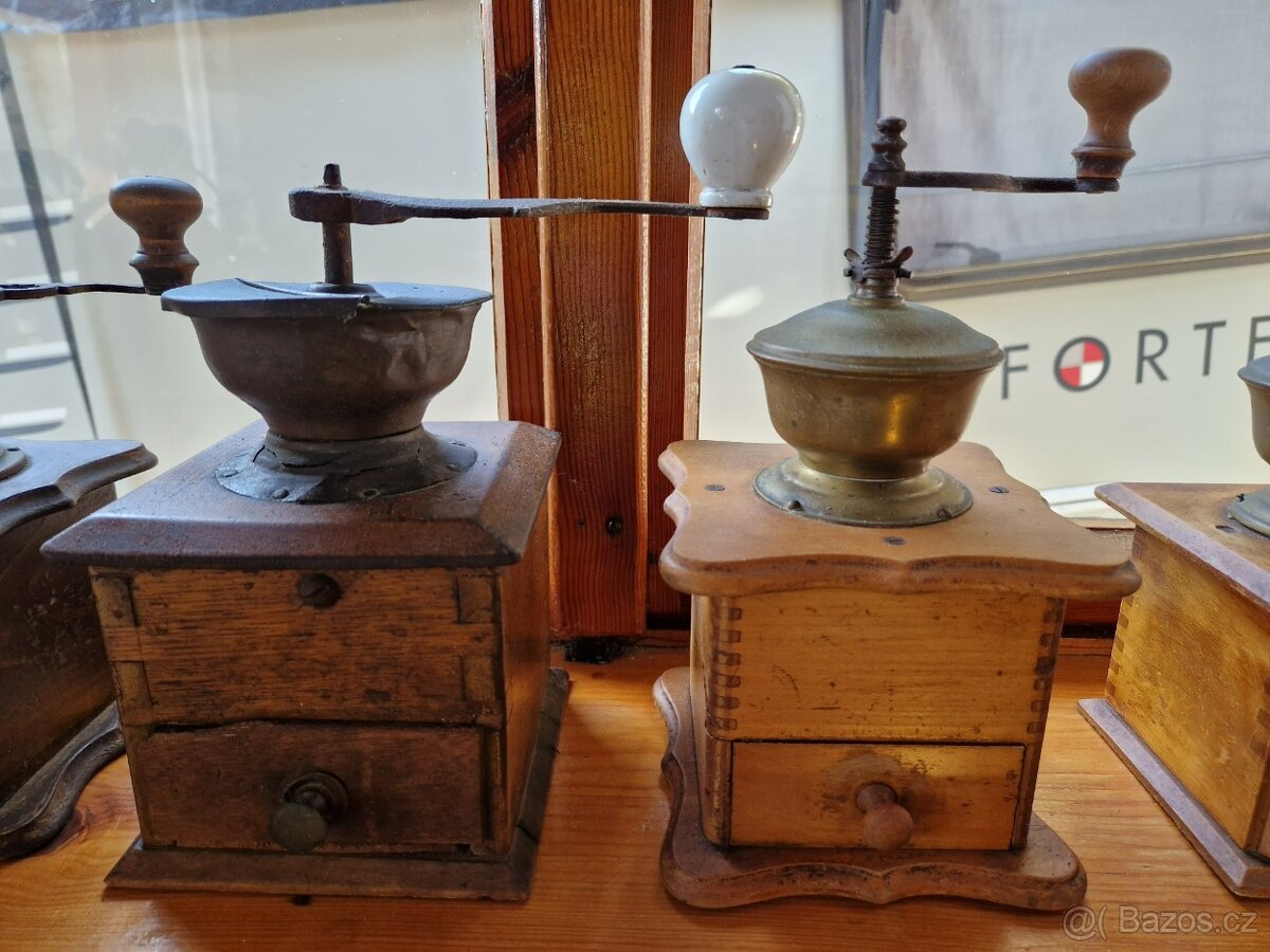 starožitné mlýnky na kávu - 3