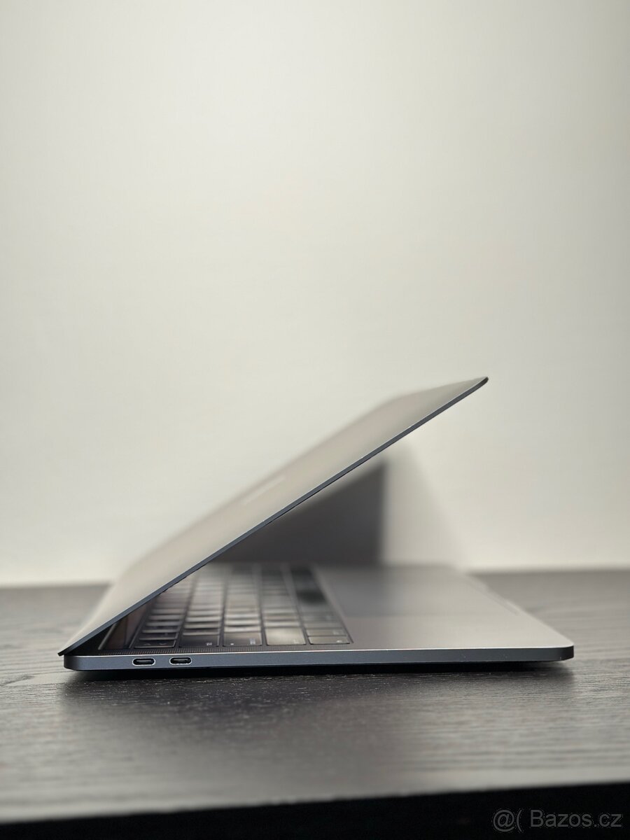 MacBook Pro 13” 2019 (Intel i7, 16 GB RAM, 1 TB SSD) - 3