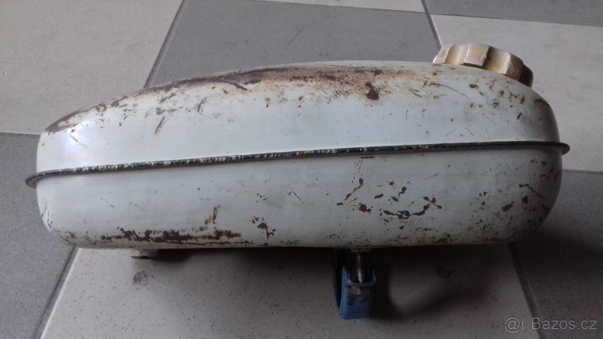 Stadion 50 - moped - 3