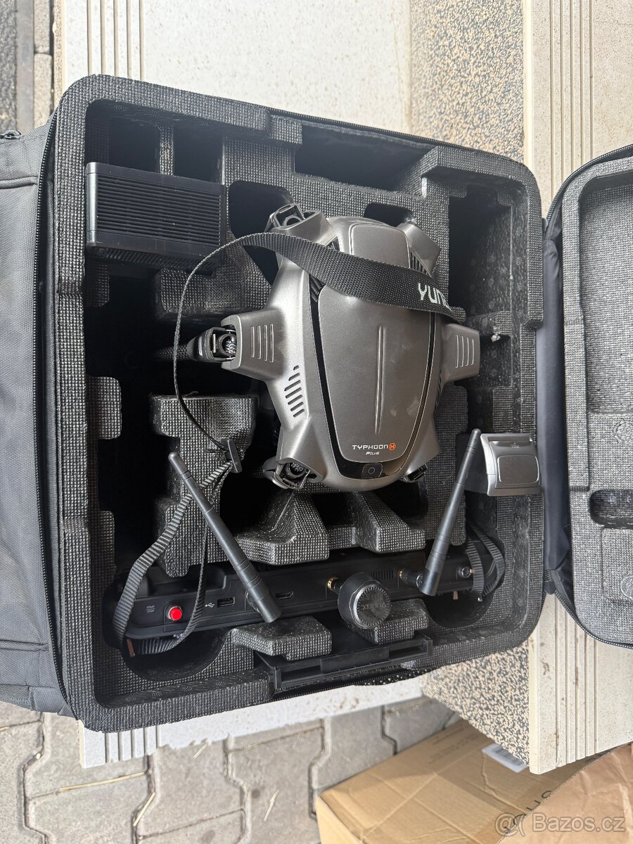 Dron YUNEEC TYPHOONPLUS - 3