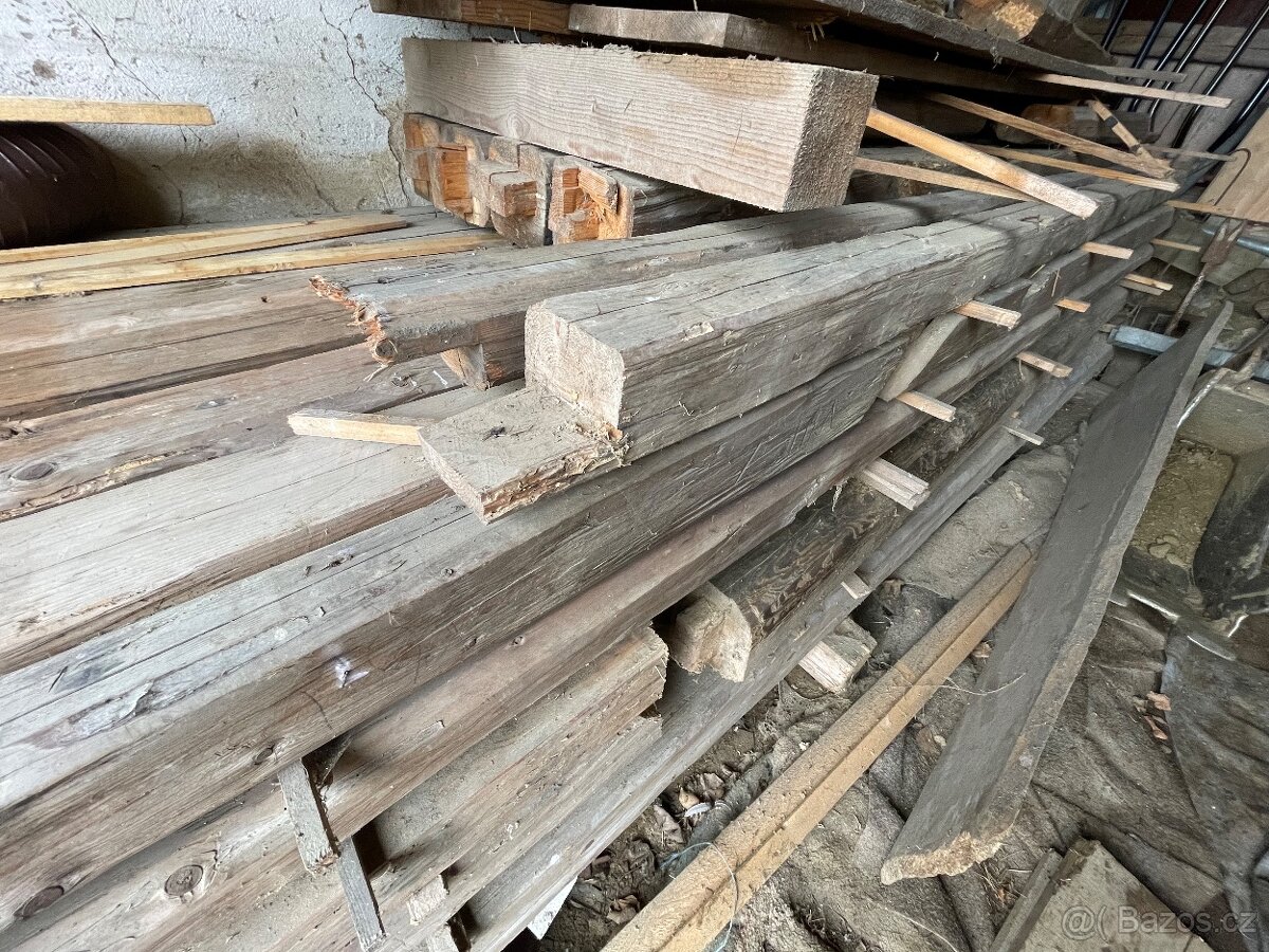 Stoleté trámy ze starého krovu - 3