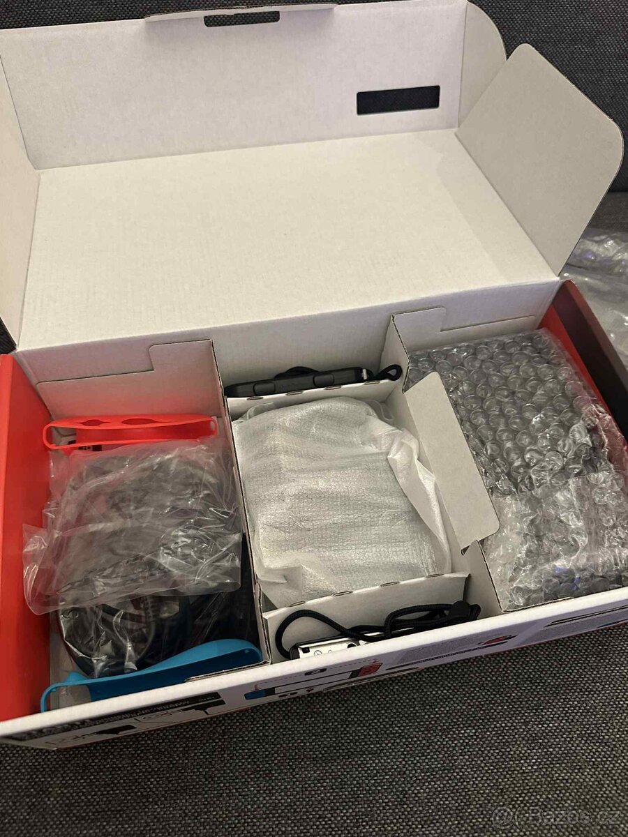 Nintendo switch V2 + příslušenství (top stav) - 3