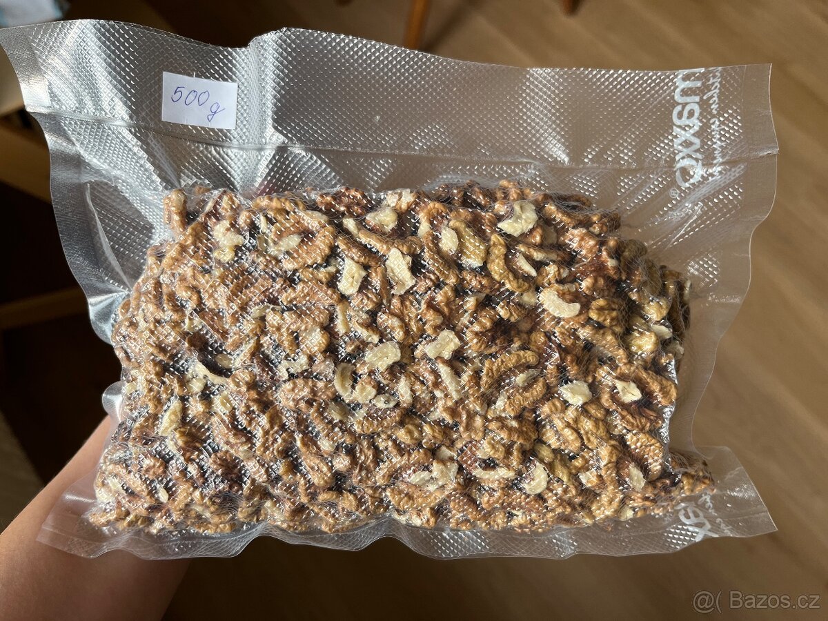 Čerstvé vakuované loupané vlašské ořechy - 3