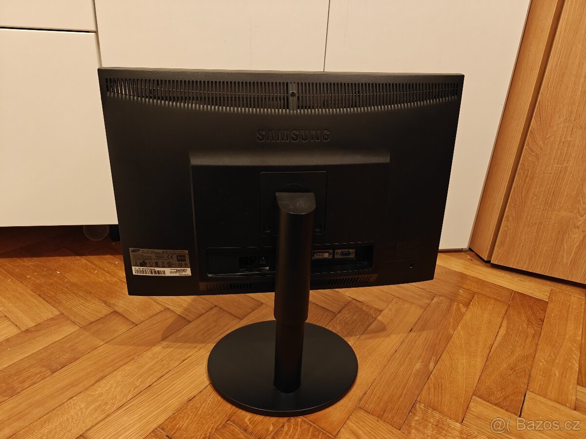 22'' LCD monitor Samsung B2240W - 3