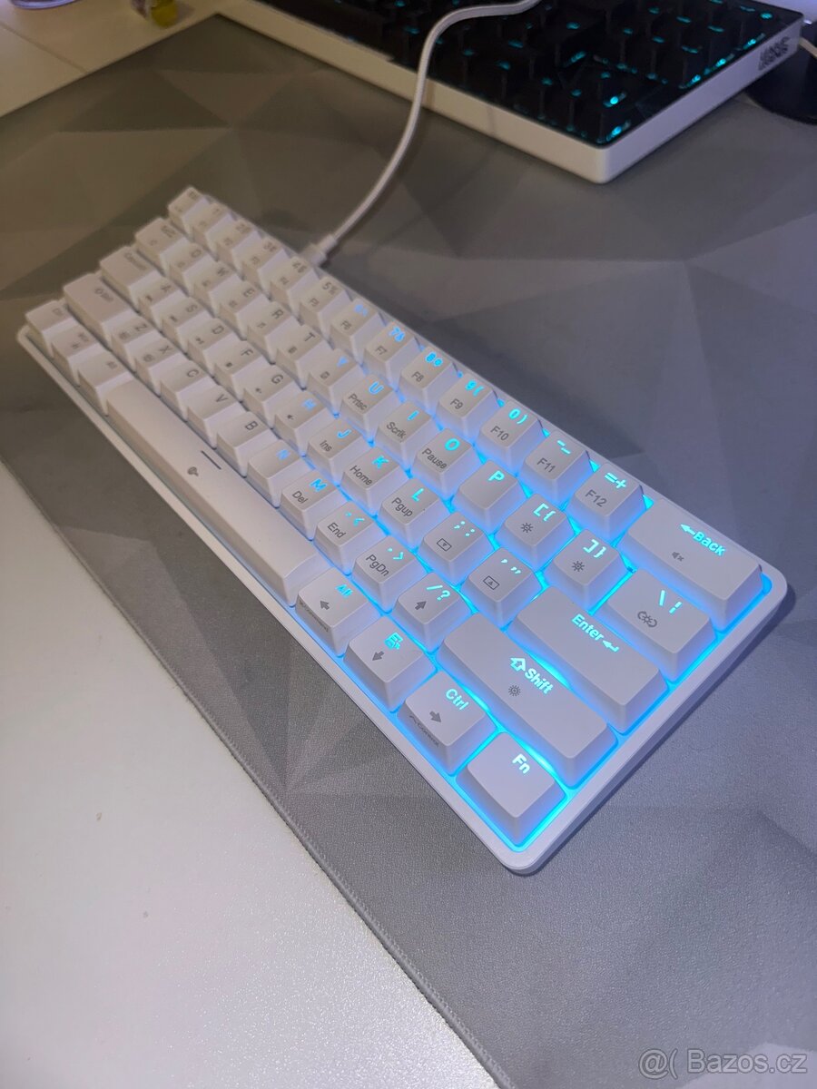 Herní mechanická klávesnice - Nová - 60% - 3