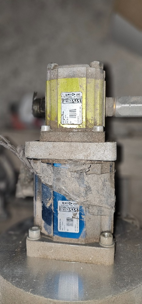 Prodám Hydraulické komponenty Nové nepoužité. - 3