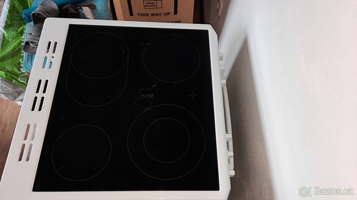 Elek.sporák s varnou deskou - 3