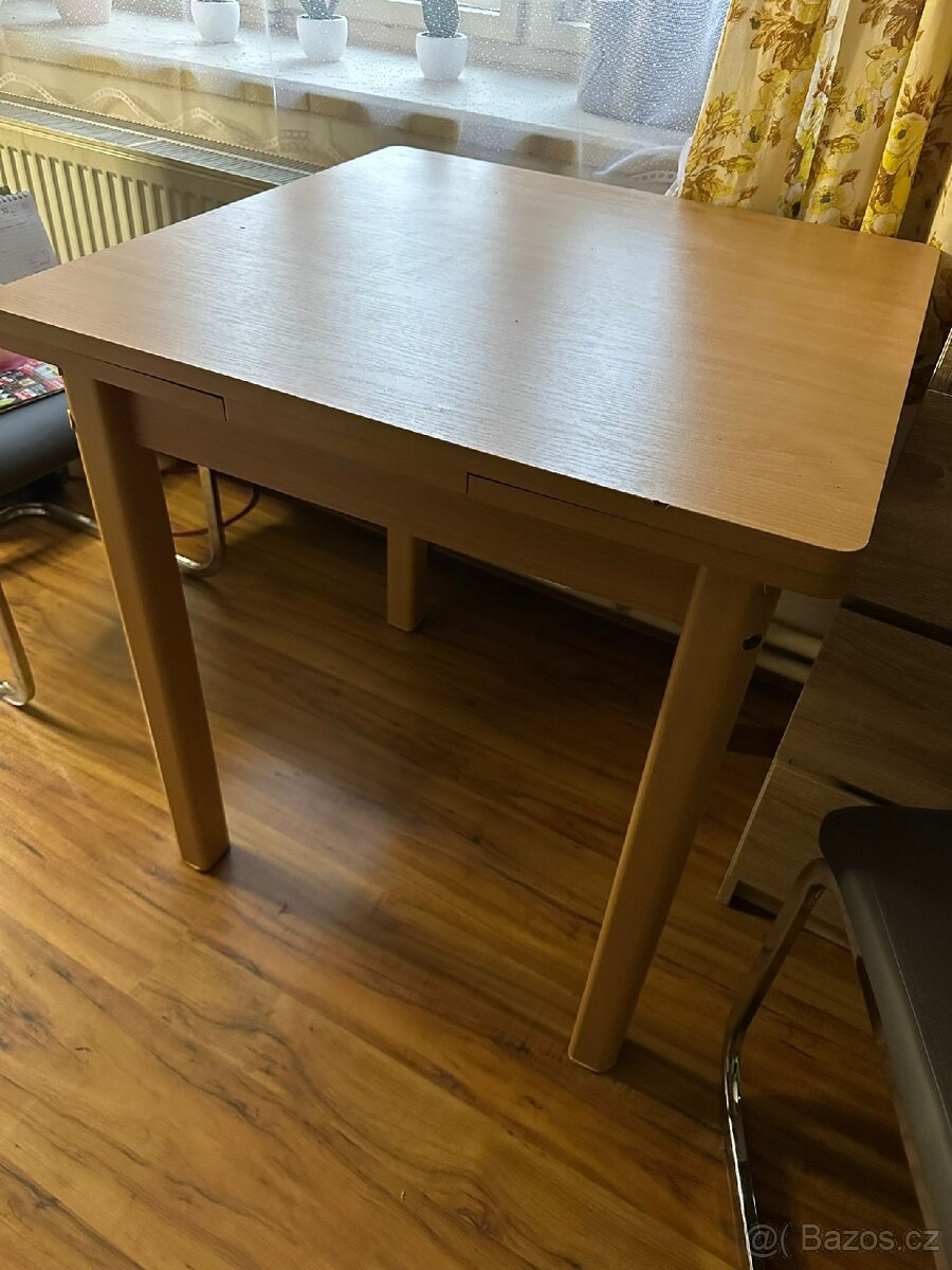 Prodám jídelní stůl - 3
