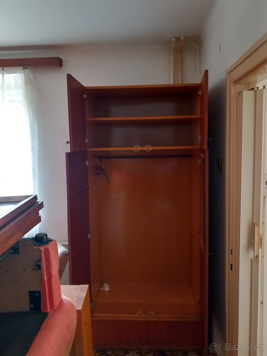 stará skříň - 3