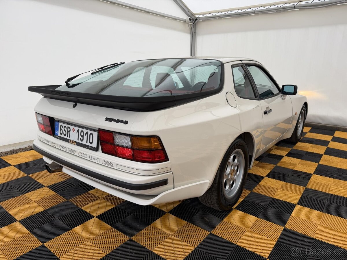 Porsche 944 - 3