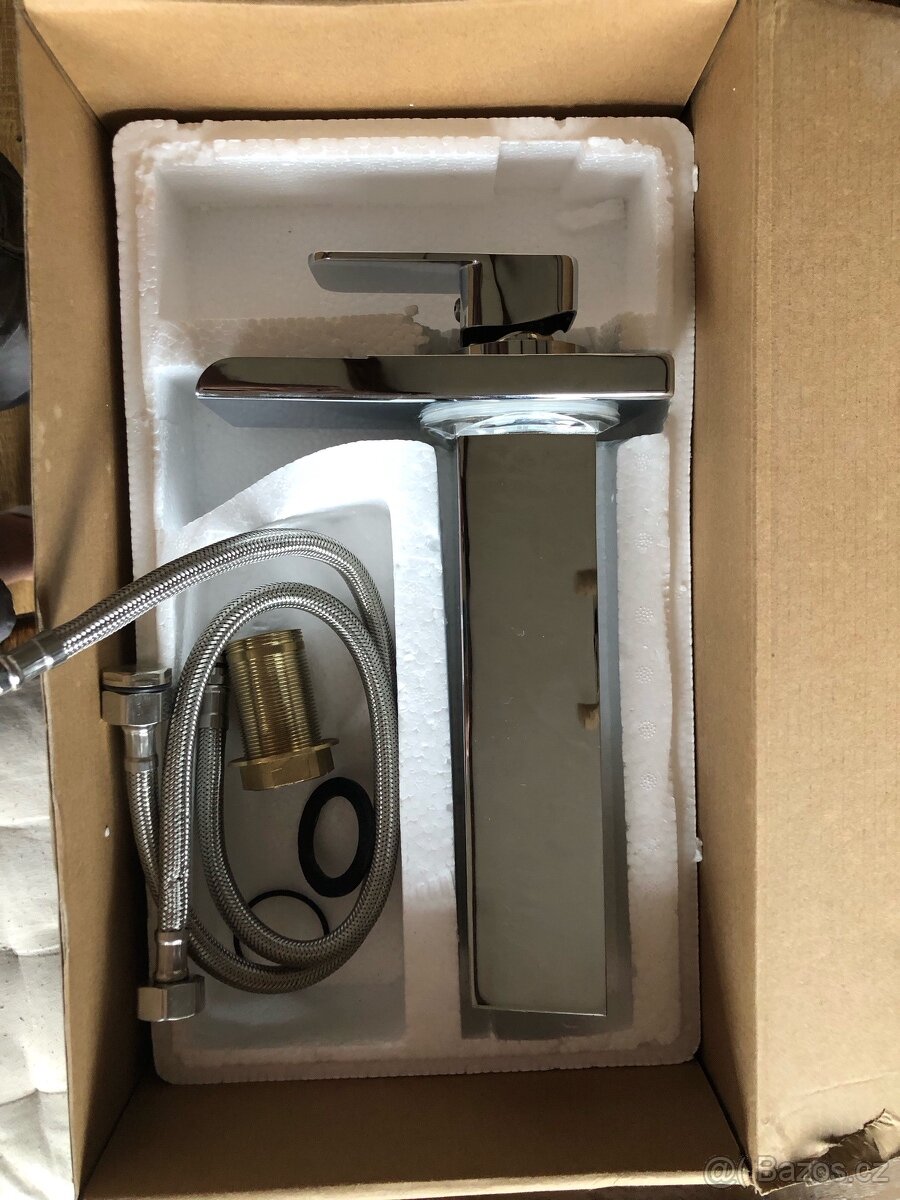 Stojánková baterie svítící s vodopádem - 3