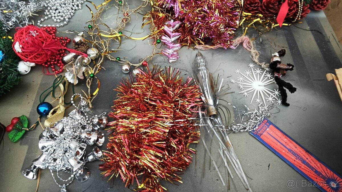 Retro vánoční ozdoby ,řetězy,rolničky a jiné . - 3