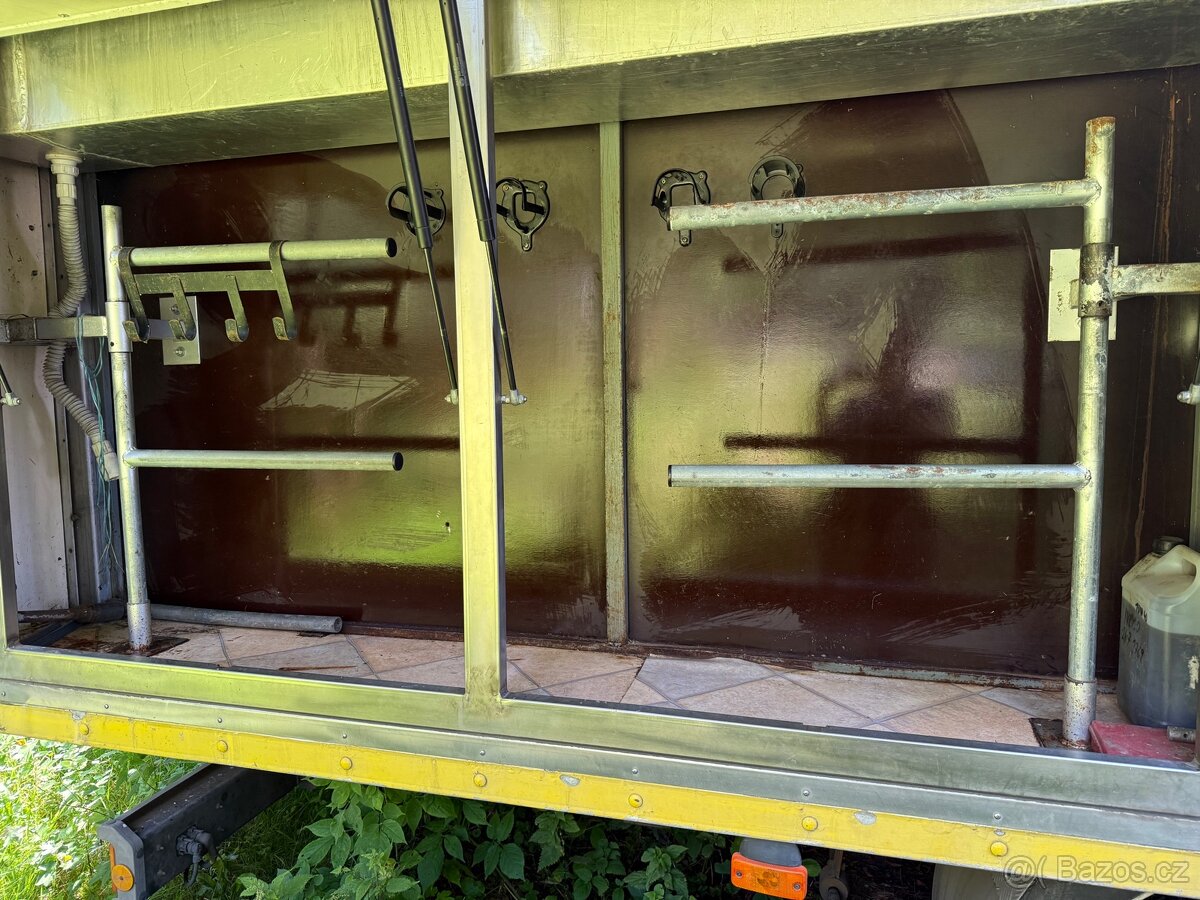 Kamion přepravník na koně - 3