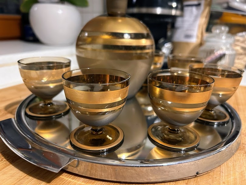 KARAFA + 6 SKLENIČEK KOUŘOVÉ SKLO - 3