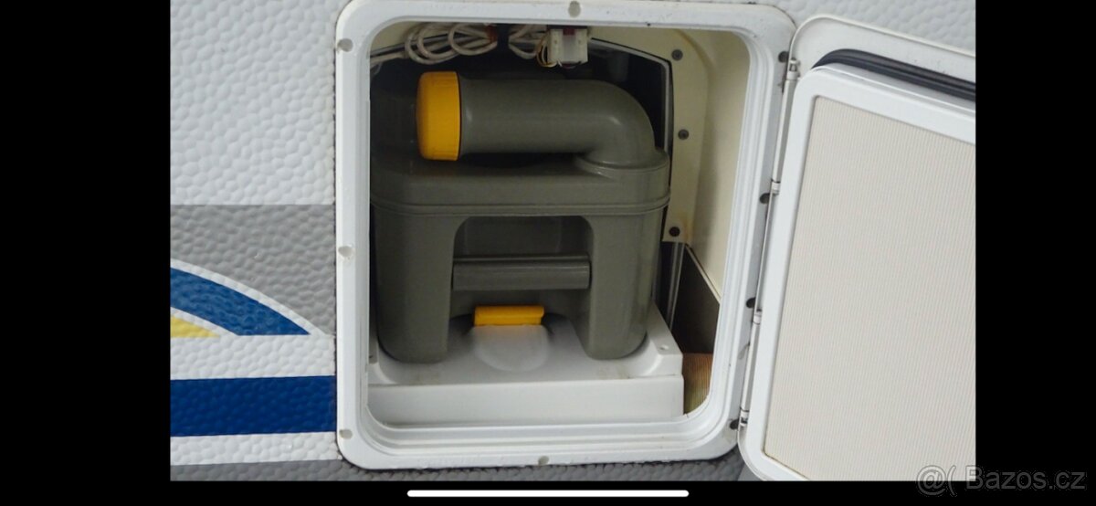 2002 Dethleffs camper 490 - 3