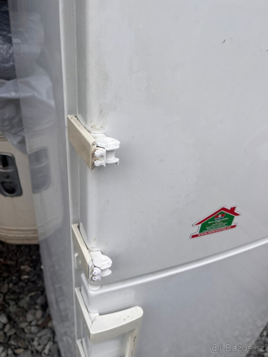 Lednice kombinovaná s mrazákem- LIEBHERR - 3