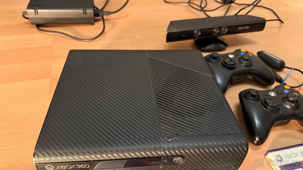 Prodám herní set Xbox 360 250gb s Kinectem a příslušenstvím - 3
