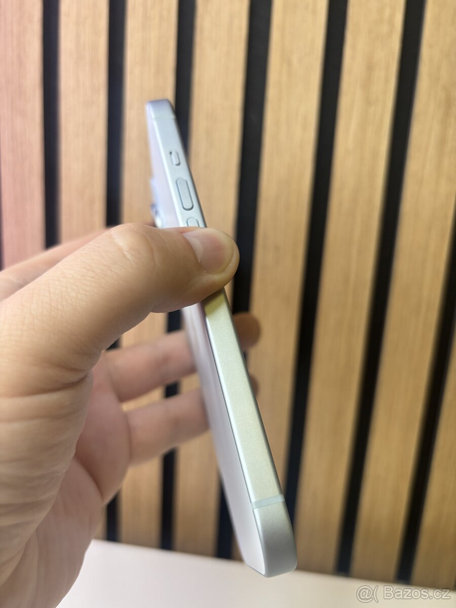 Apple iPhone 15 256GB modrá - výborný stav - 3