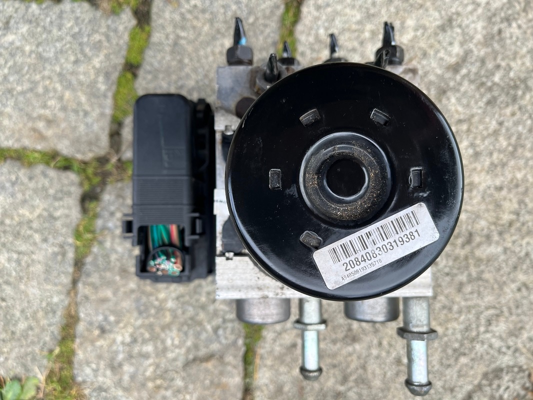 DODGE ABS - pumpa / čerpadlo / modul - 3