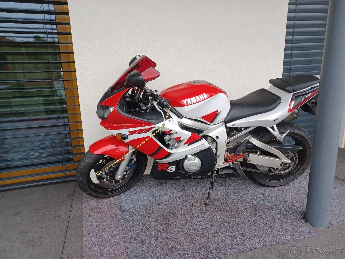 R6 - 3