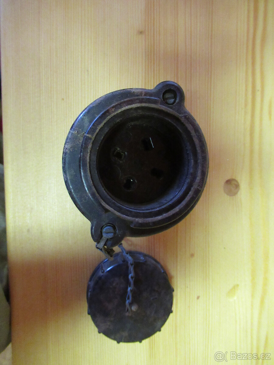 Zásuvka na kabel 380v 10A - 3