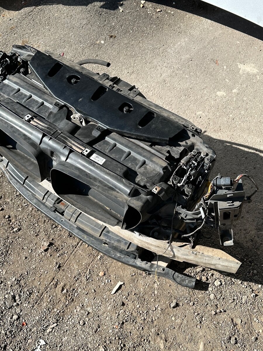 Přední chladičová stěna BMW F10/F11 520d - 3