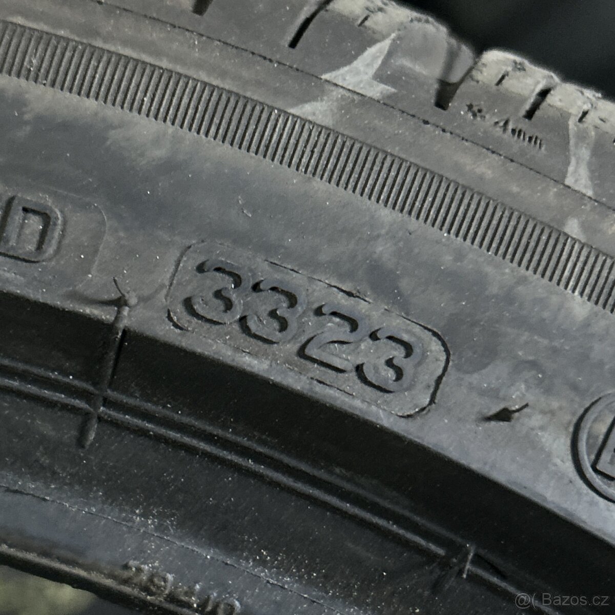Zimní pneu 225/40 R19 93W Bridgestone 7-7,5mm - 3