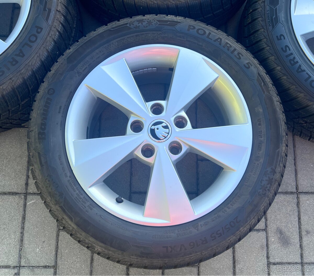 Octavia - 16" Velorum + zimní 205/55 R16 Barum 9mm - 3