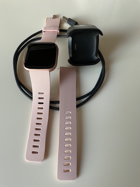 Chytré hodinky_Fitbit Versa 2 - 3