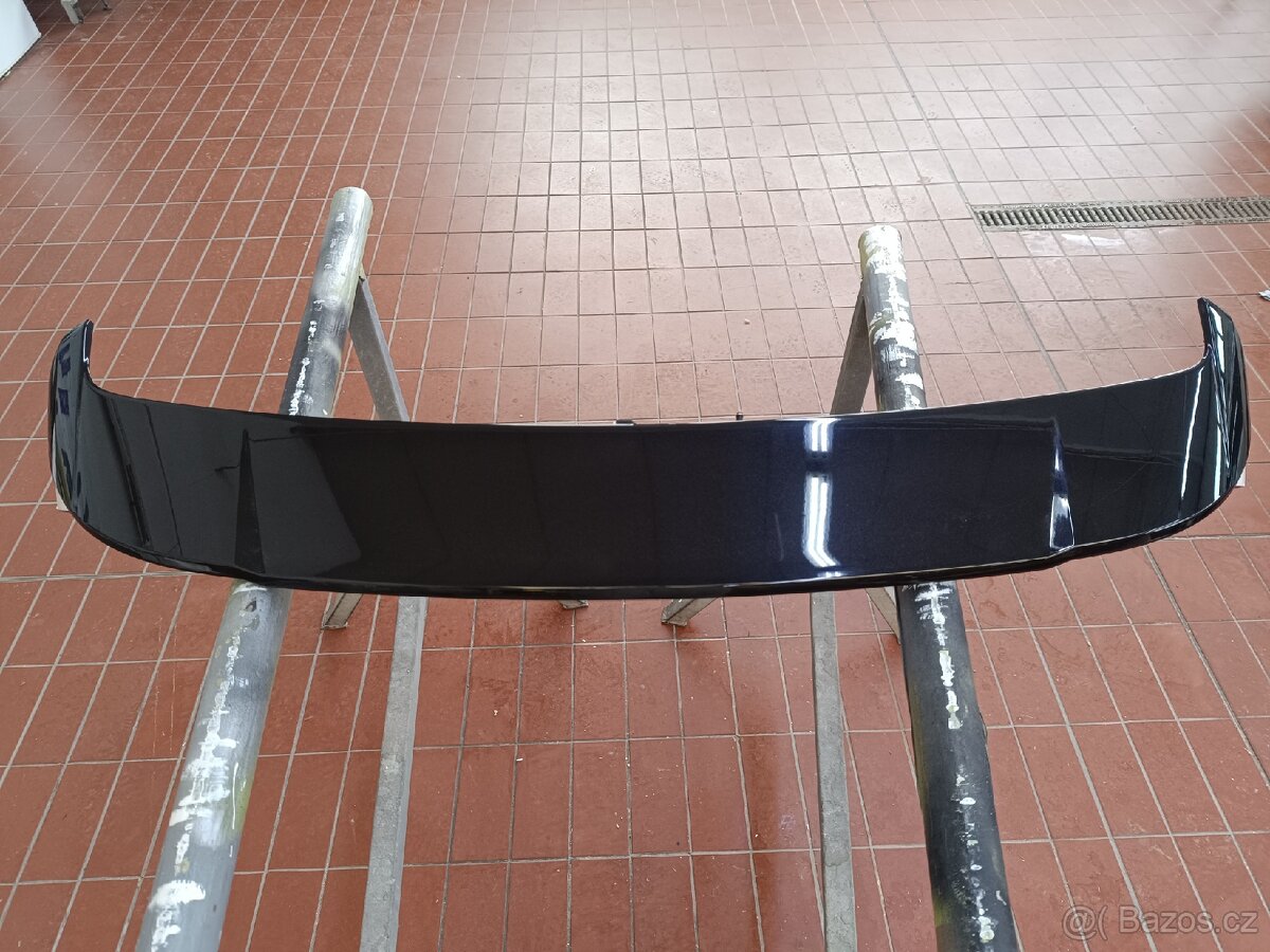 Prodám zadní spoiler 5 dveří na škoda Kamik novy - 3