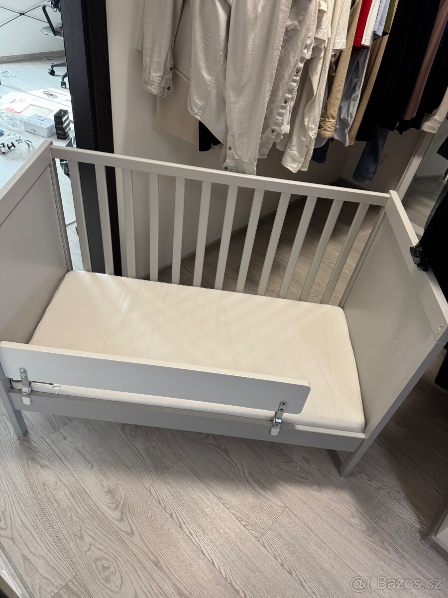 Dětská postýlka s výbavou - 3