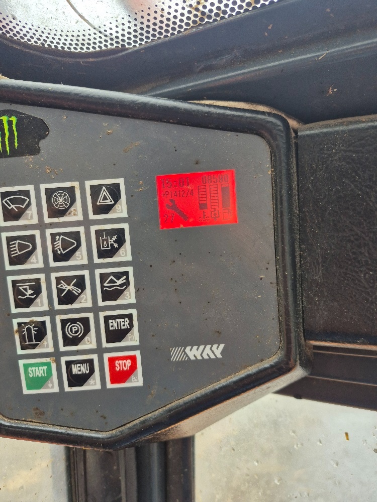 smykem řízený nakladač - 3