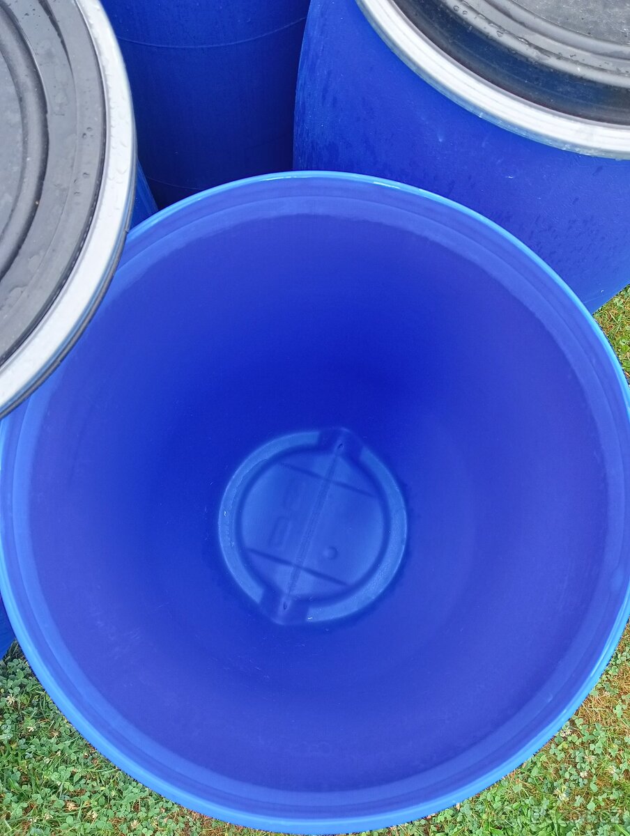 Plastové sudy 120l 450kč - 3