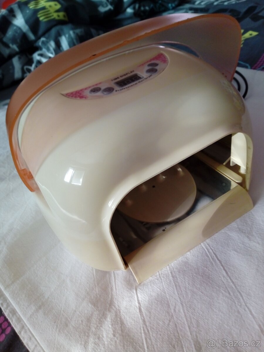 UV lampa na nehty s dárky - 3
