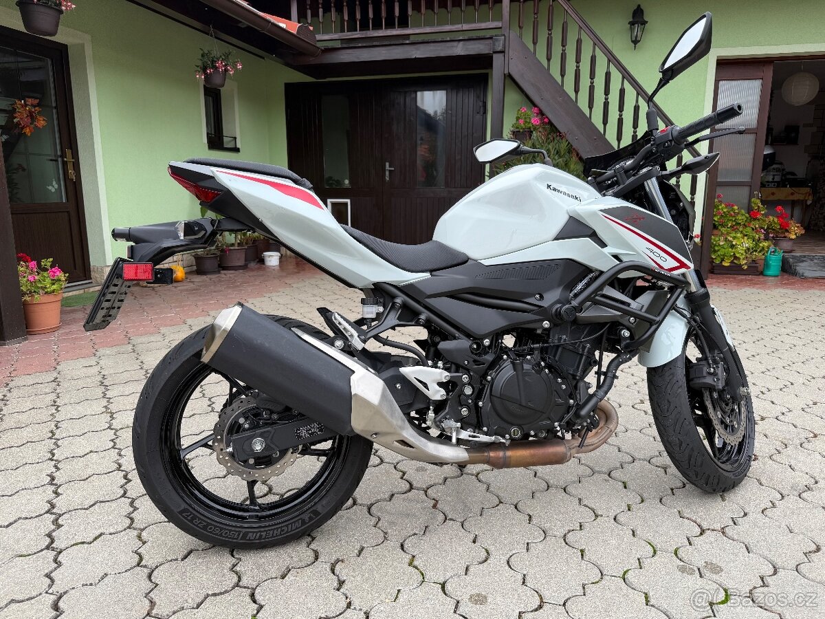 Kawasaki Z400 - 3