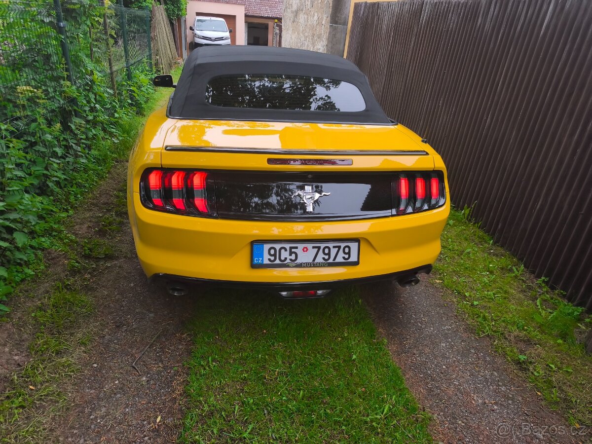 Prodám Ford Mustang 3,7 V6 Cabrio - 3